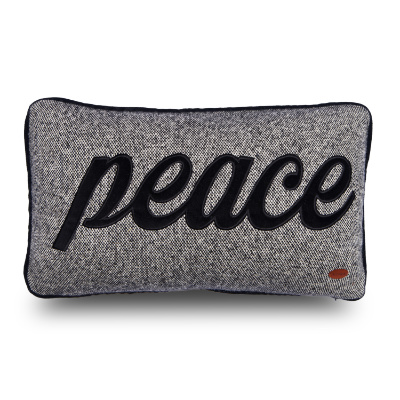 Kırçıllı Yün Kumaş Üzeri Peace Yazılı Dikdörtgen Kırlent Kılıfı